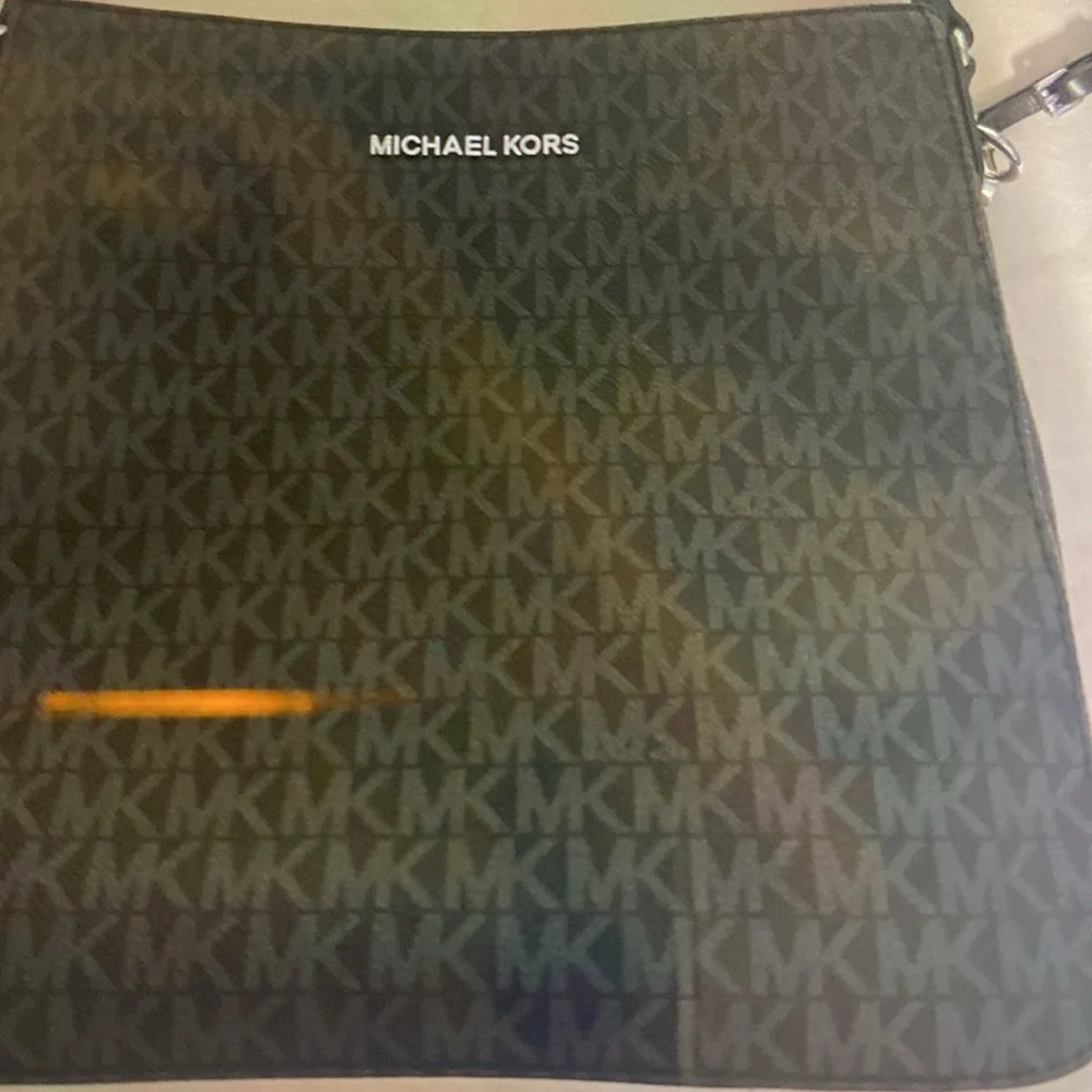 Nwt. Michael Michael kors jet set travel large logo messenger bag